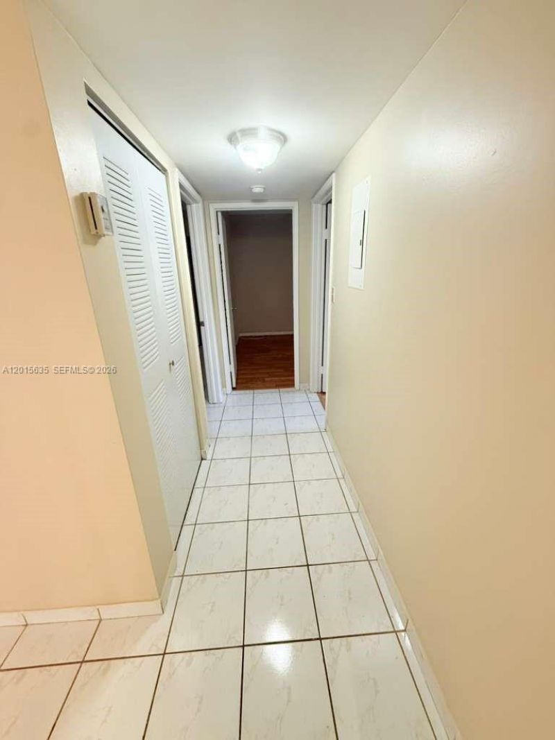 445 W Park Dr, Unit 106-4, Miami, FL 33172 Photo