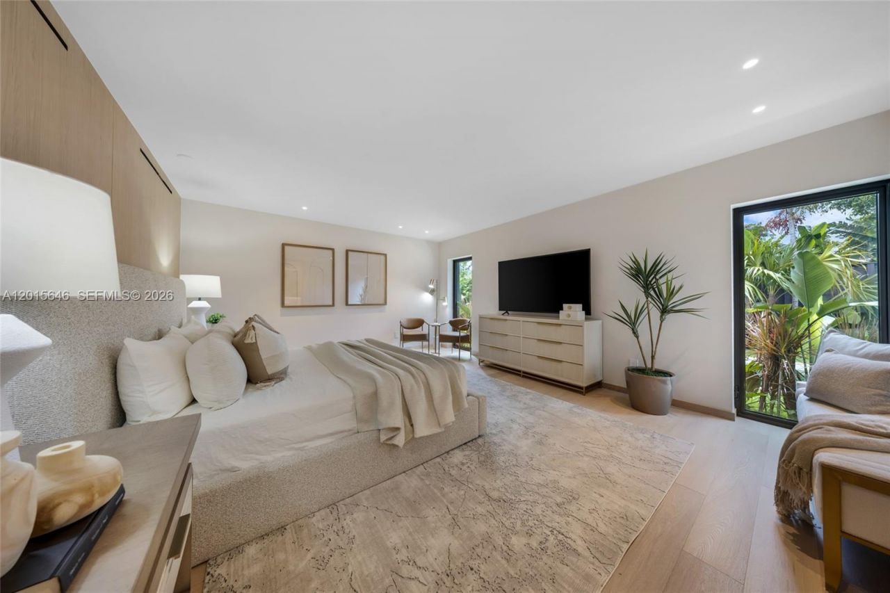 72 W Shore Dr W, Miami, FL 33133 Photo