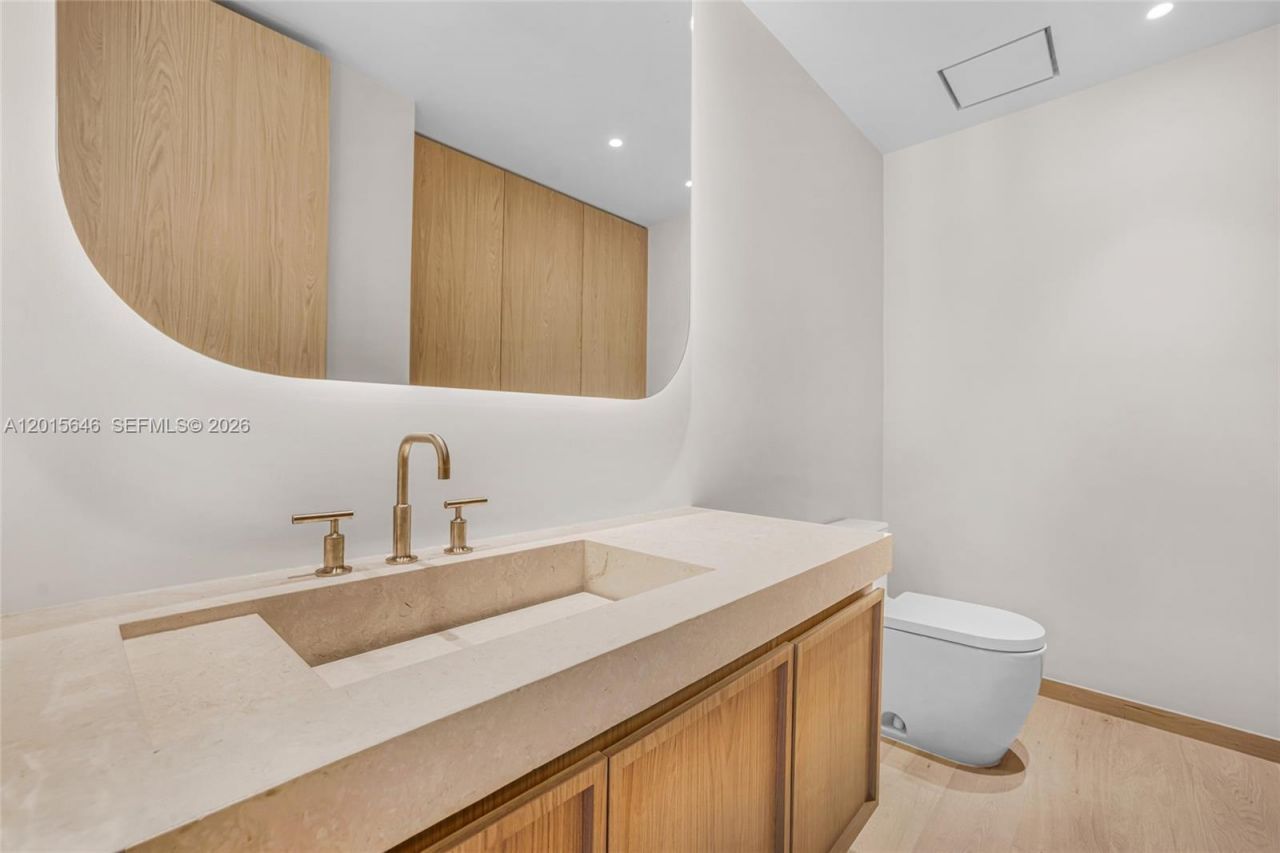72 W Shore Dr W, Miami, FL 33133 Photo