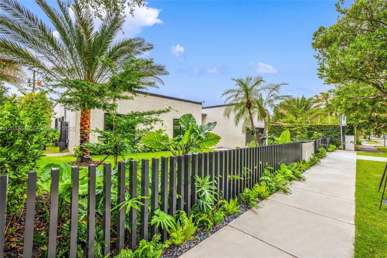 72 W Shore Dr W, Miami, FL 33133 Photo