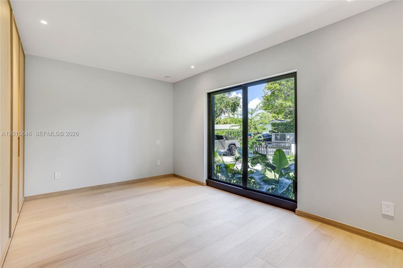 72 W Shore Dr W, Miami, FL 33133 Photo
