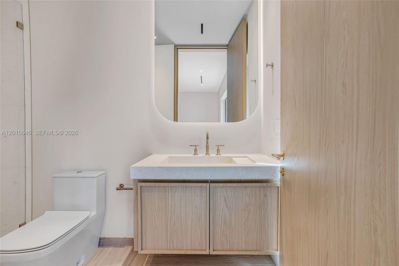 72 W Shore Dr W, Miami, FL 33133 Photo
