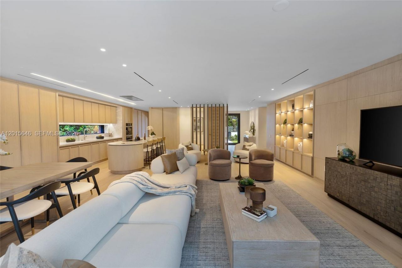 72 W Shore Dr W, Miami, FL 33133 Photo