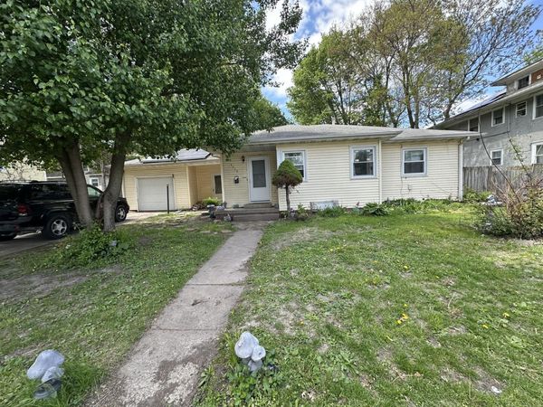 1312 PERSHING Avenue , Davenport, IA 52803