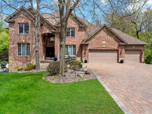 1504 Summit Oaks Court , Burnsville, MN 55337
