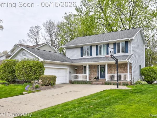 2370 Lansbury Drive, Waterford Twp, MI 48329