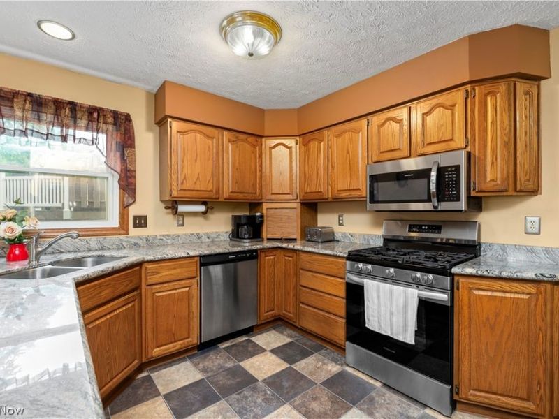 5516 Andover Drive , Parma, OH 44134 Photo 4