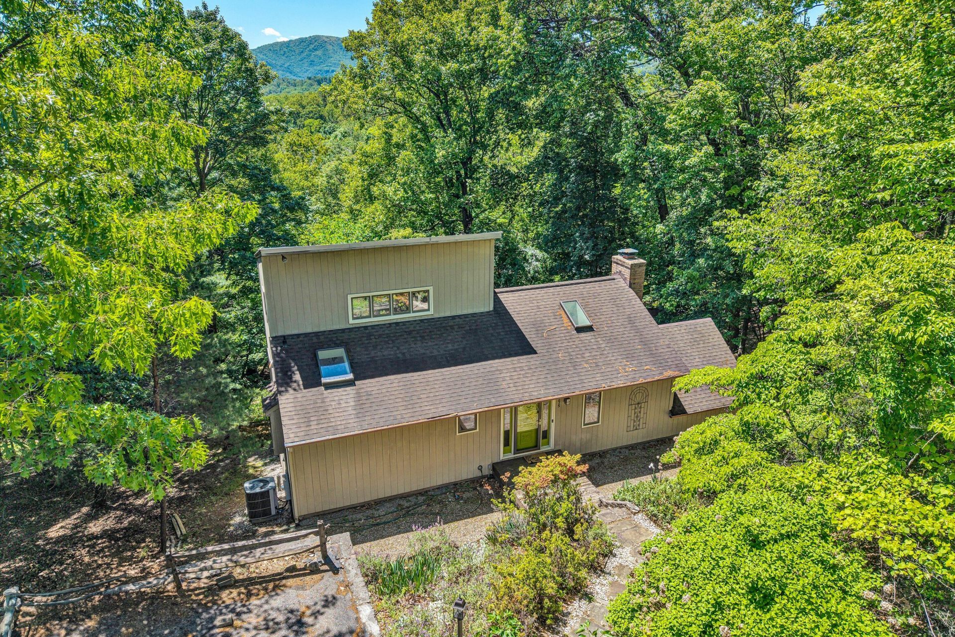 6275 Smokey Ridge Rd, Roanoke, VA 24018 Main Photo