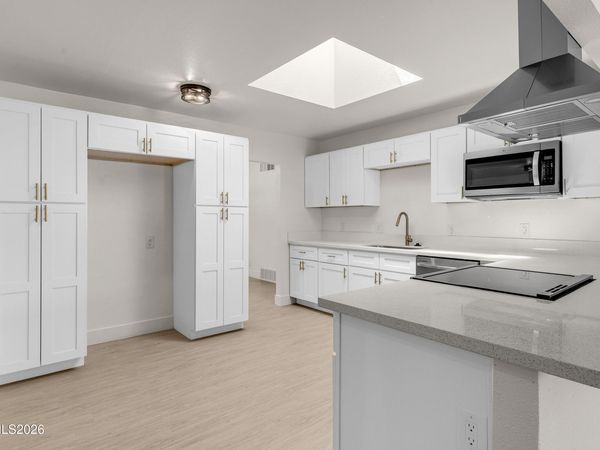 8 E O Street, Sparks, NV 89431