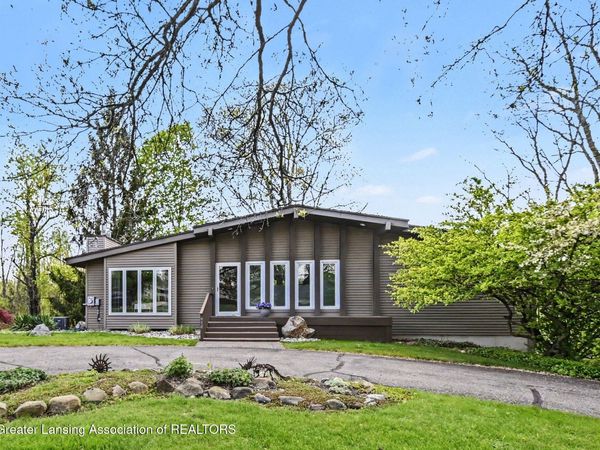 416 Gettysburg Drive, Lansing, MI 48917