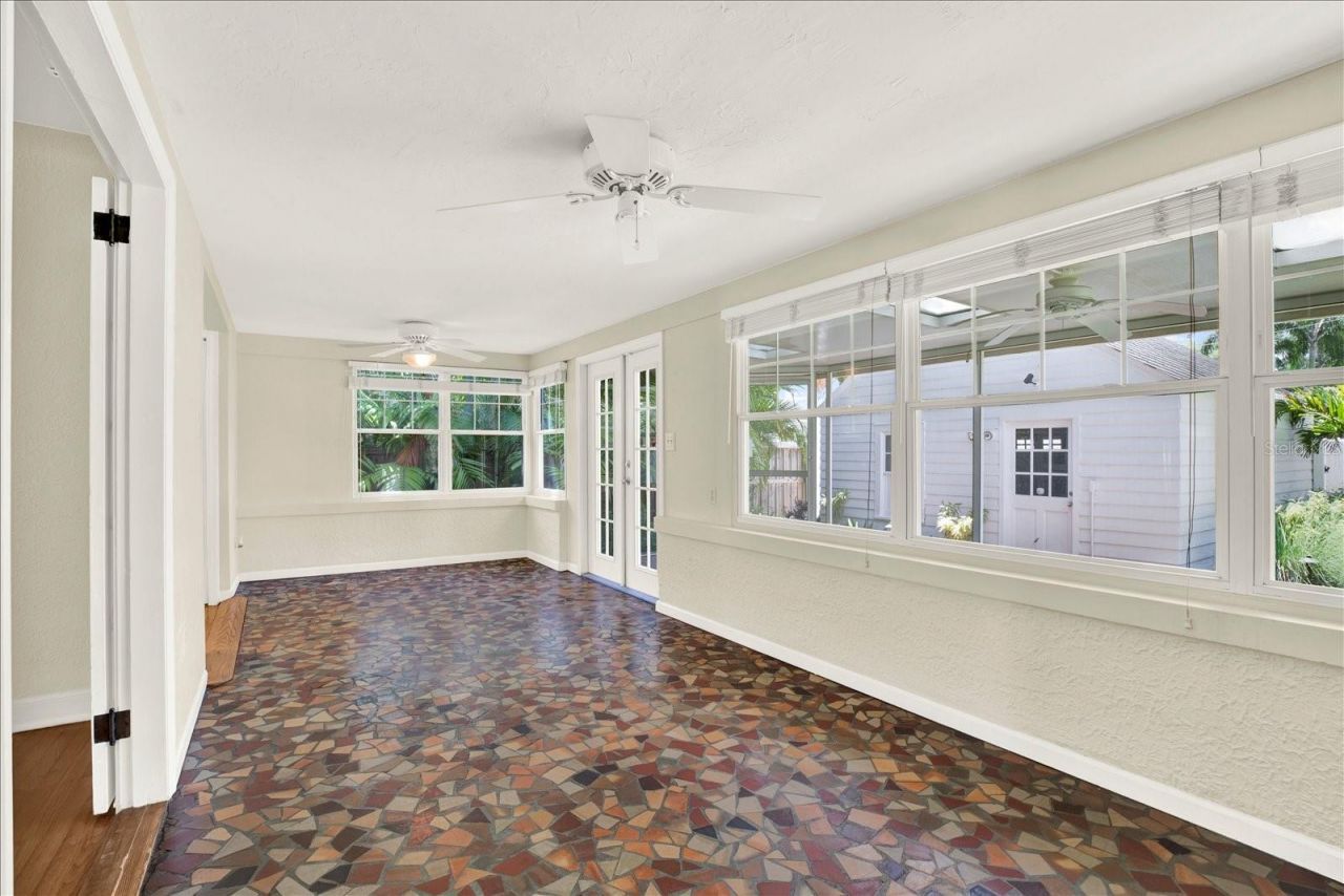 156 21st Avenue Ne, Saint Petersburg, FL 33704 Photo