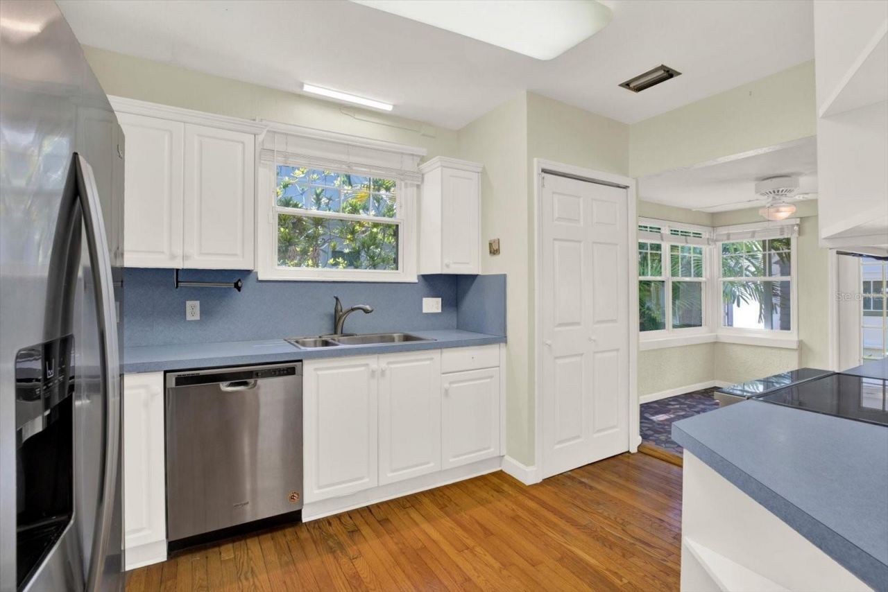 156 21st Avenue Ne, Saint Petersburg, FL 33704 Photo