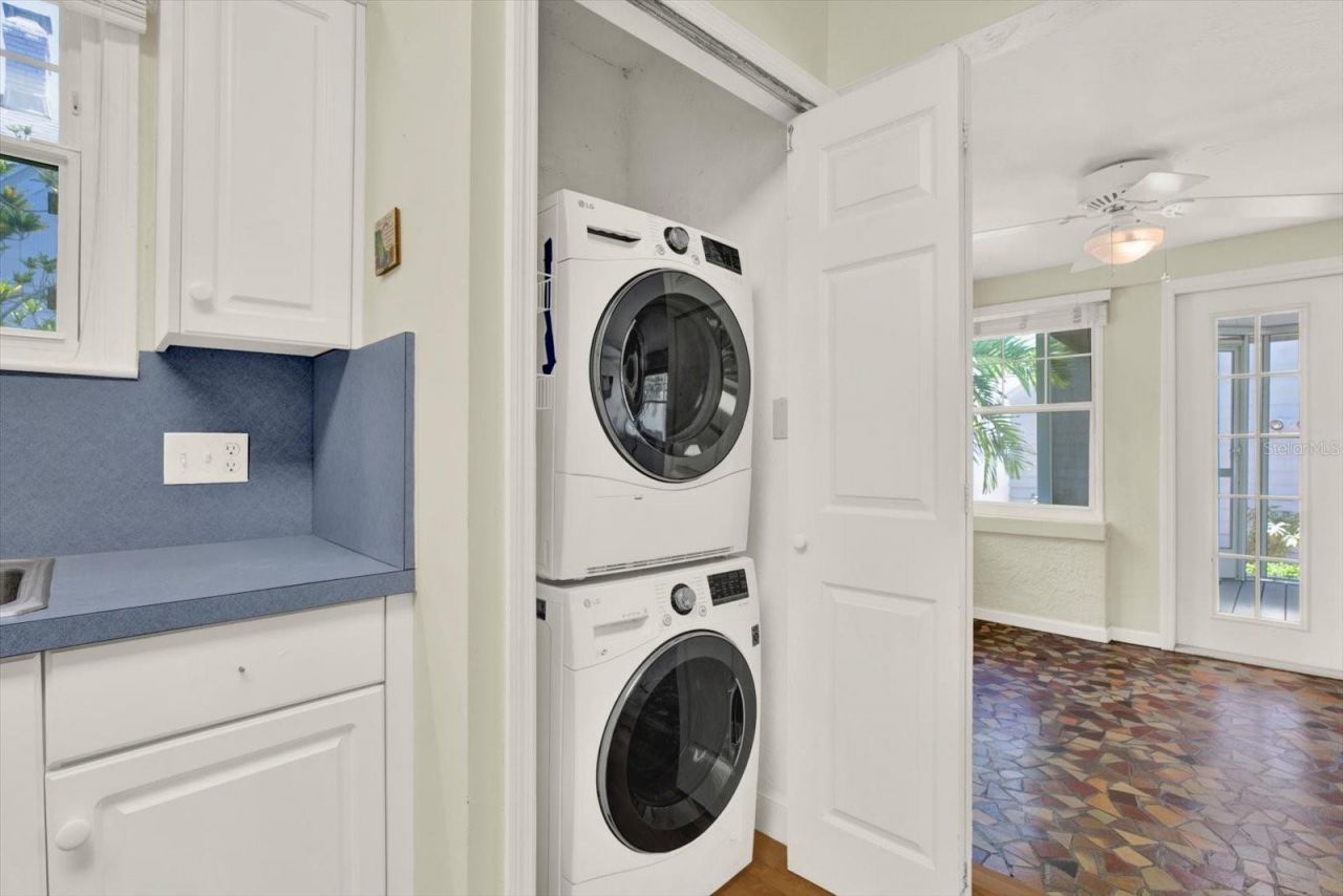 156 21st Avenue Ne, Saint Petersburg, FL 33704 Photo