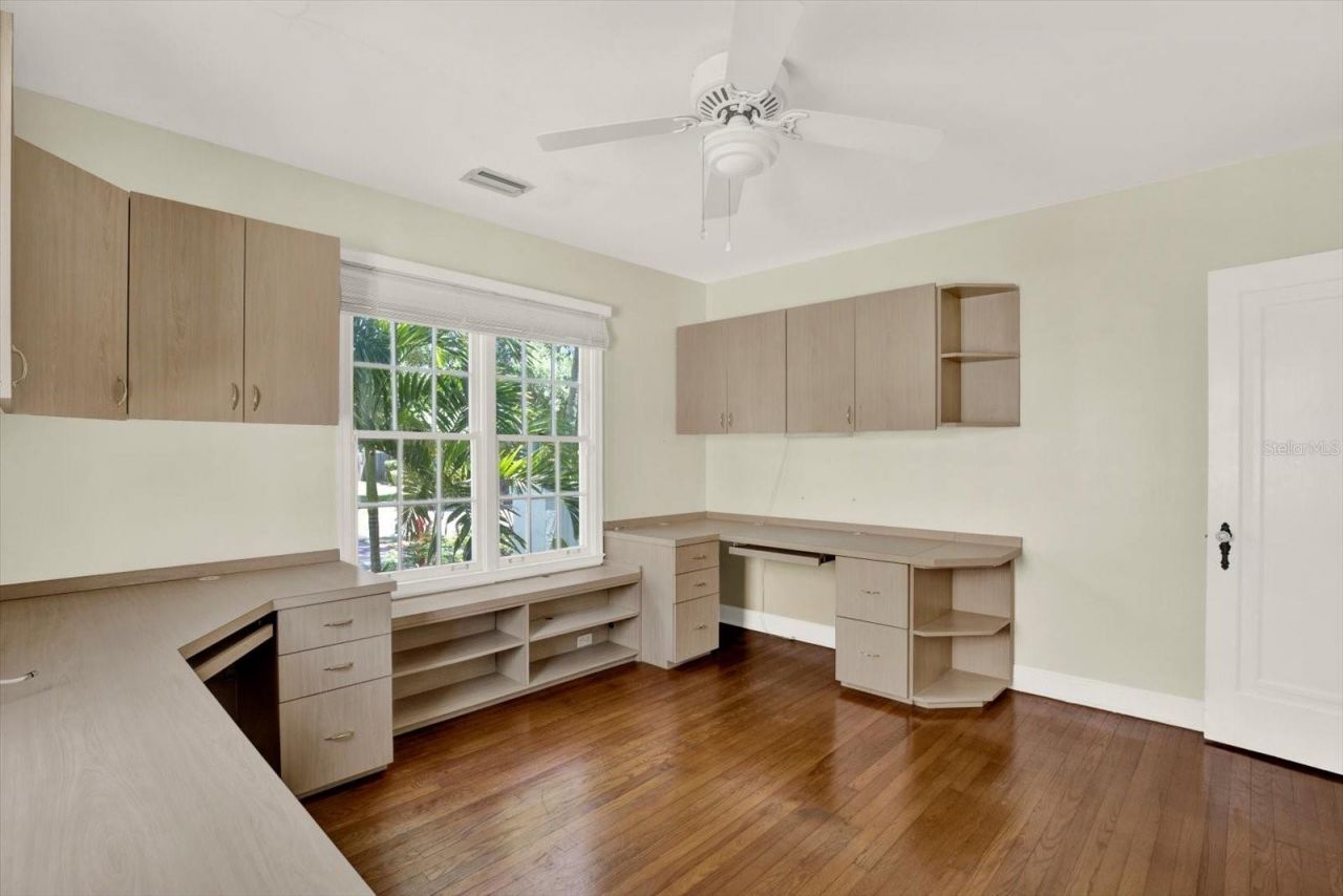 156 21st Avenue Ne, Saint Petersburg, FL 33704 Photo