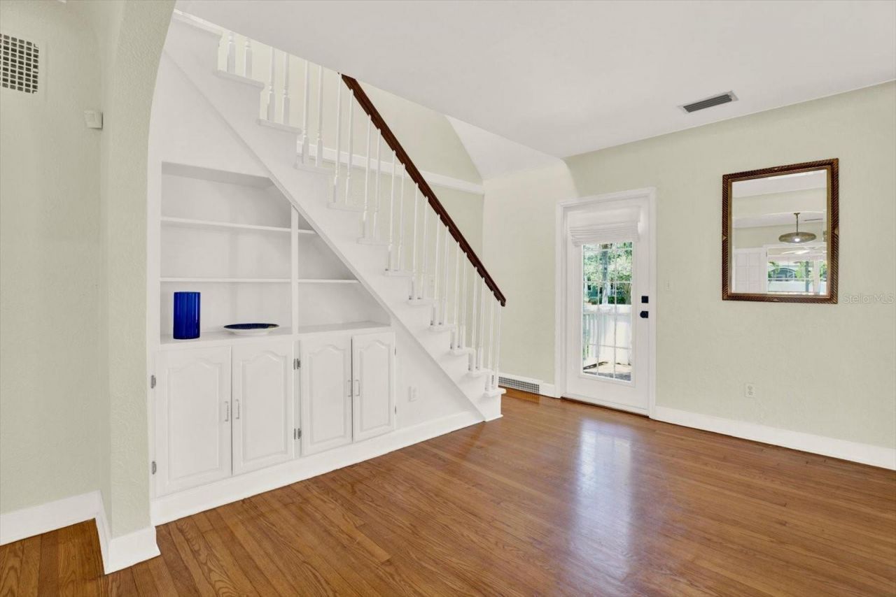 156 21st Avenue Ne, Saint Petersburg, FL 33704 Photo