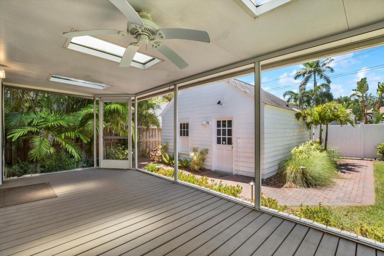 156 21st Avenue Ne, Saint Petersburg, FL 33704 Photo