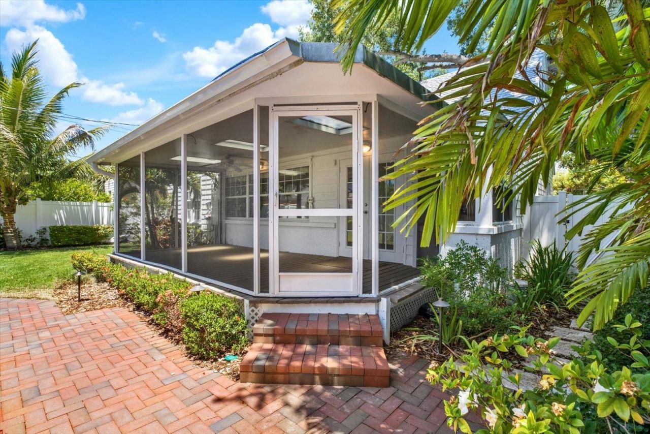 156 21st Avenue Ne, Saint Petersburg, FL 33704 Photo