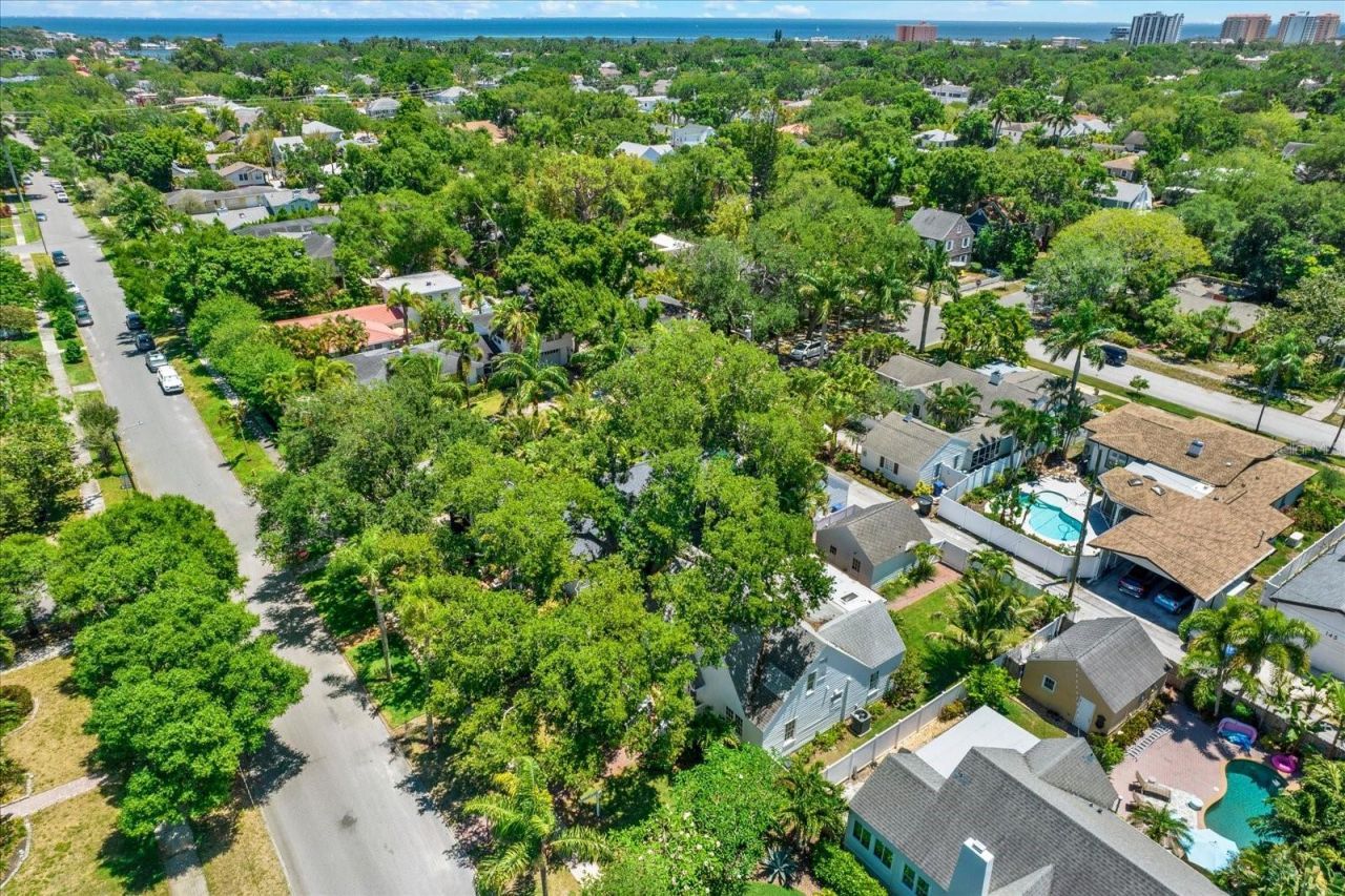 156 21st Avenue Ne, Saint Petersburg, FL 33704 Photo