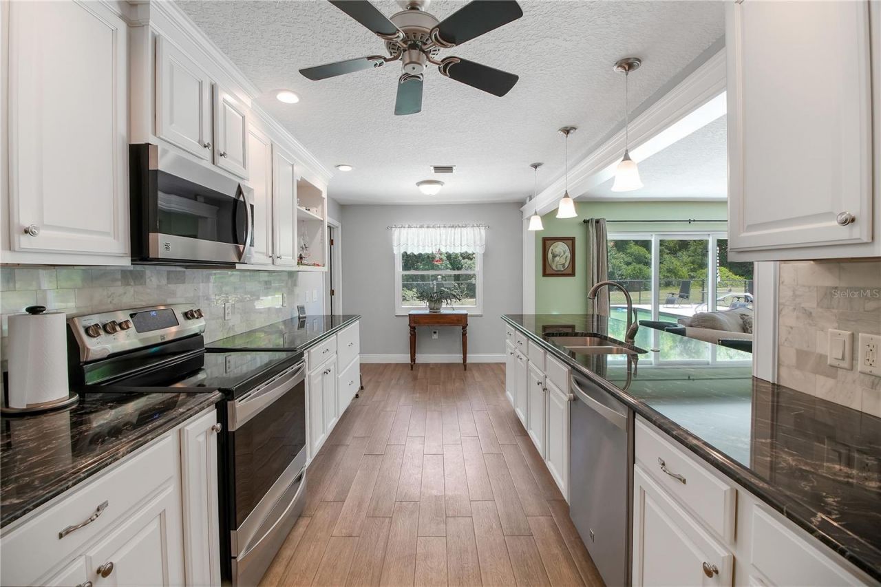 17373 SE 130th Avenue, Weirsdale, FL 32195 Photo