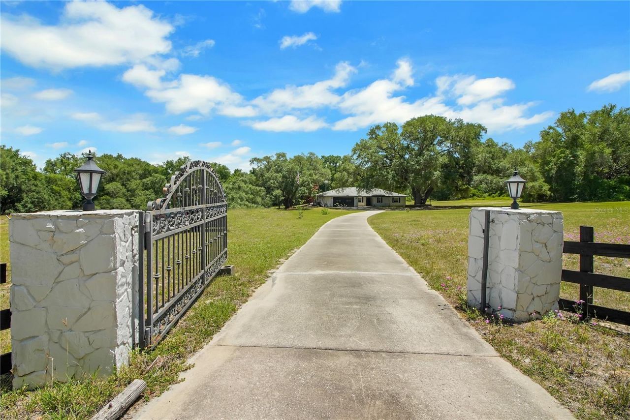 17373 SE 130th Avenue, Weirsdale, FL 32195 Photo