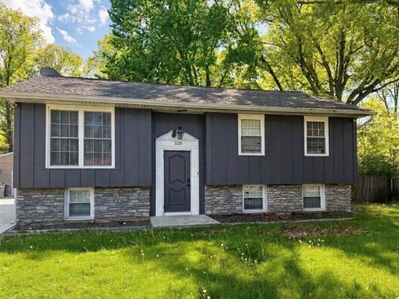 1128 Oakwood Drive, Vermilion, OH 44089 Photo 1