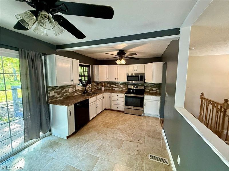 1128 Oakwood Drive, Vermilion, OH 44089 Photo 13