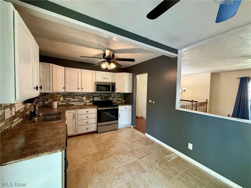 1128 Oakwood Drive, Vermilion, OH 44089 Photo 14