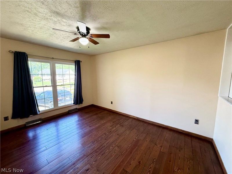 1128 Oakwood Drive, Vermilion, OH 44089 Photo 4