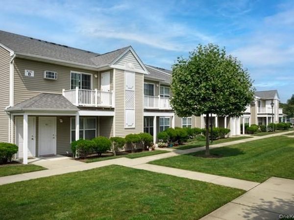 465 New Highway , Unit B19, Copiague, NY 11726