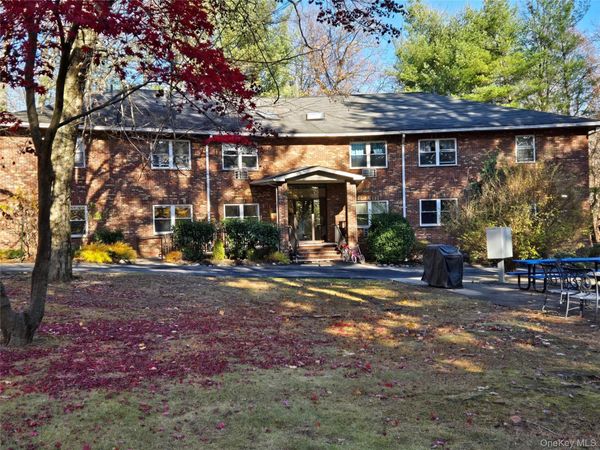 119 W Crooked Hill Road , Unit 104, Pearl River, NY 10965