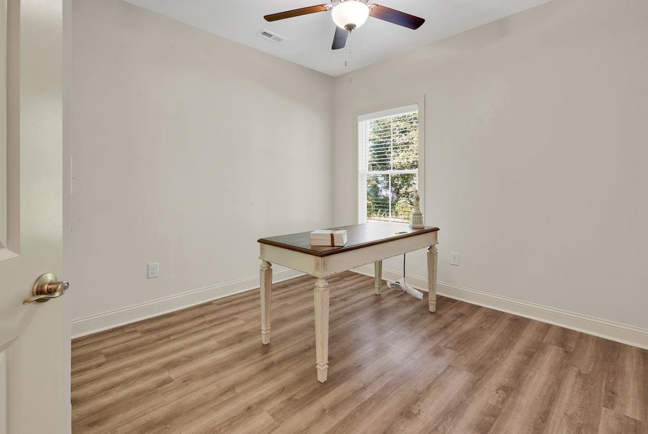 108 Hallandale Lane Photo 5