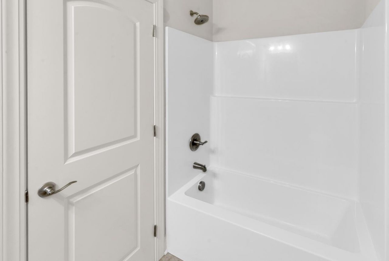 108 Hallandale Lane Photo 7