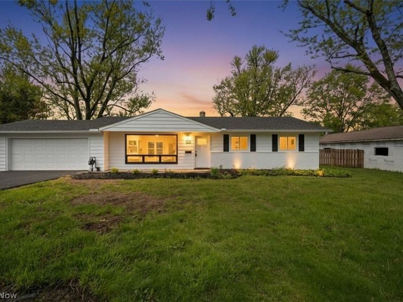 8454 Royalhaven Drive, North Royalton, OH 44133 Photo 1