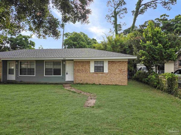 7816 Sabra Dr, Pensacola, FL 32514