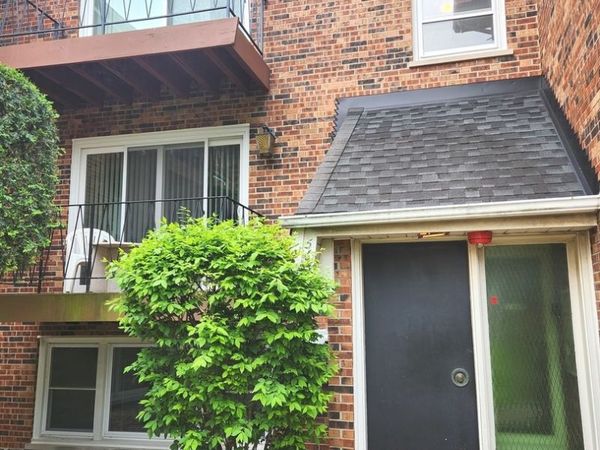 5631 6th Avenue, Unit 2C, Countryside, IL 60525