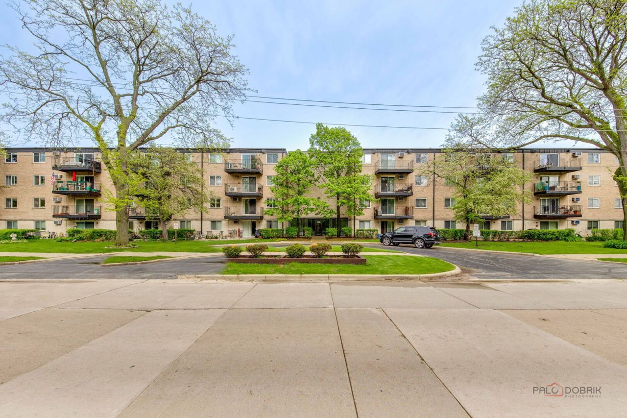 1215 N Waterman Avenue, Unit 2E, Arlington Heights, IL 60004 Main Photo