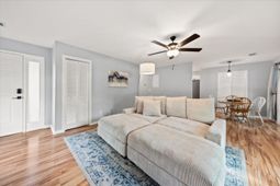 7910 Timbercreek Lane photo 4