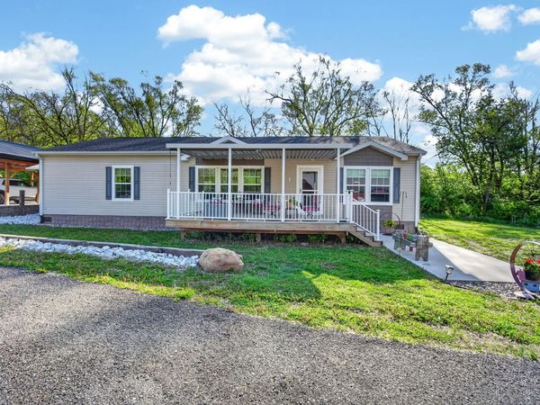 809 Ashton Avenue, Unit B, Guthrie Center, IA 50115