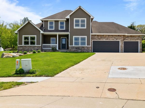 7709 Ashley Place, Johnston, IA 50131