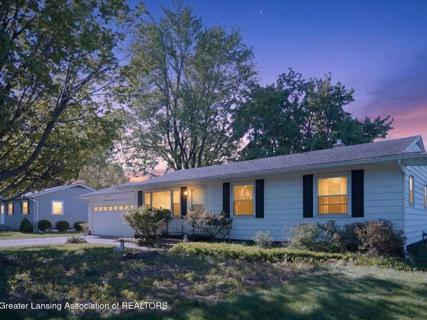 7837 Cloverhill Drive, Lansing, MI 48917
