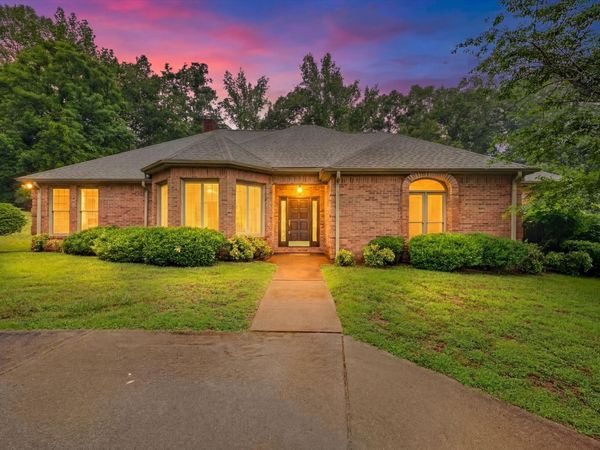 216 Patrick Dr, Dover, TN 37058