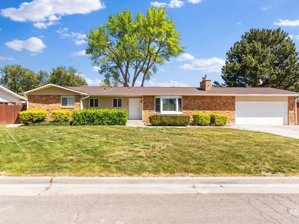 1337 Holly Dr, Twin Falls, ID 83301