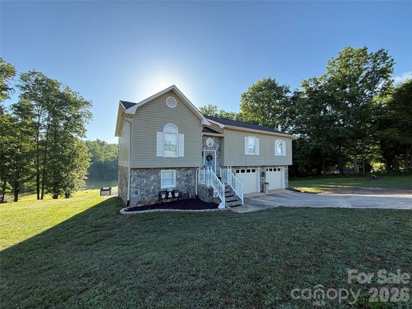 3104 Zion Church Road, Hickory, NC 28602