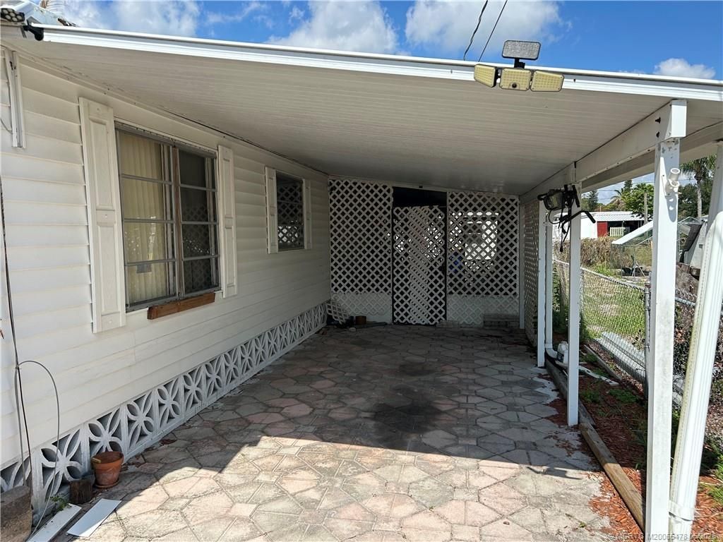 1574 NE Oriole Avenue, Stuart, FL 34994 Photo