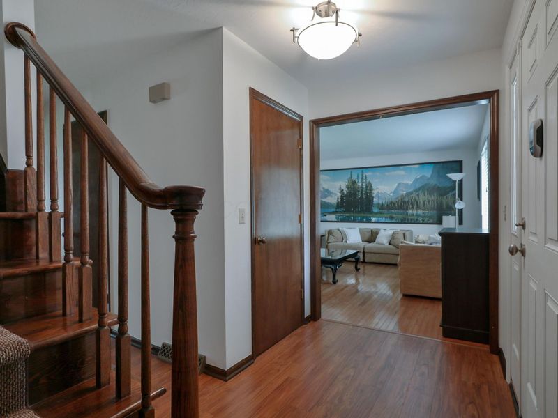 914 Loch Ness Avenue, Columbus, OH 43085 Photo 5