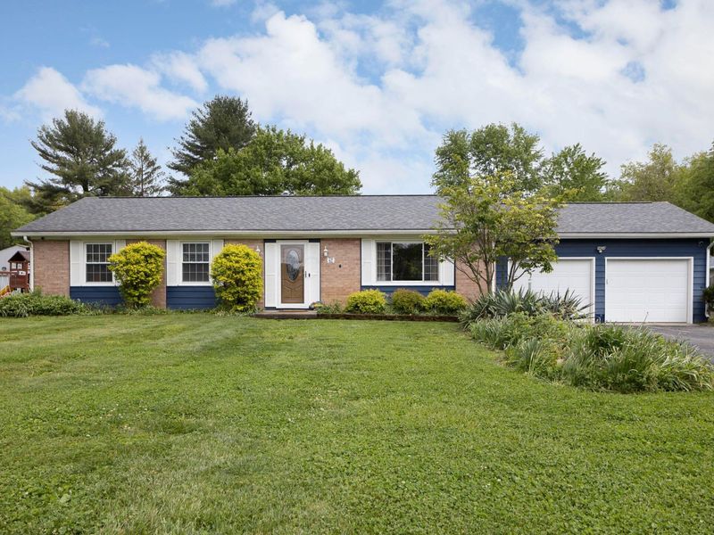 47 E Lynnwood Drive , Hebron, OH 43025 Photo 1