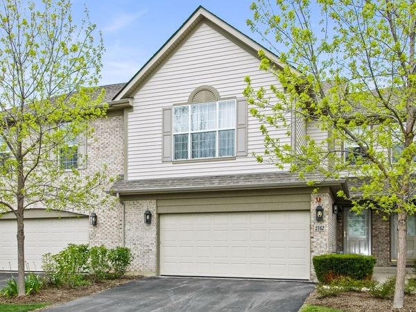 2162 Yale Circle, Hoffman Estates, IL 60192