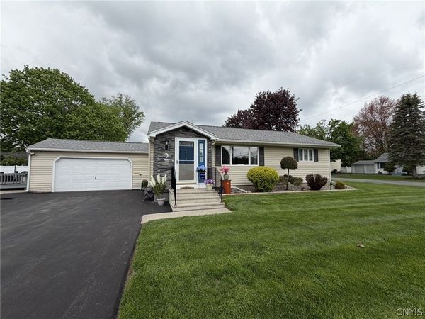 2 Scott Avenue, New Hartford, NY 13413