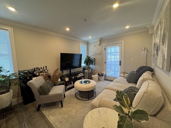 5-9R Trenton St, Unit 6, Boston, MA 02128