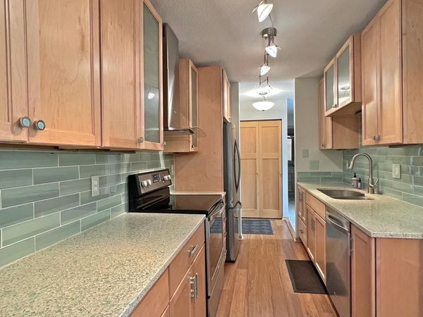 1425 W 28th Street, Unit 306, Minneapolis, MN 55408